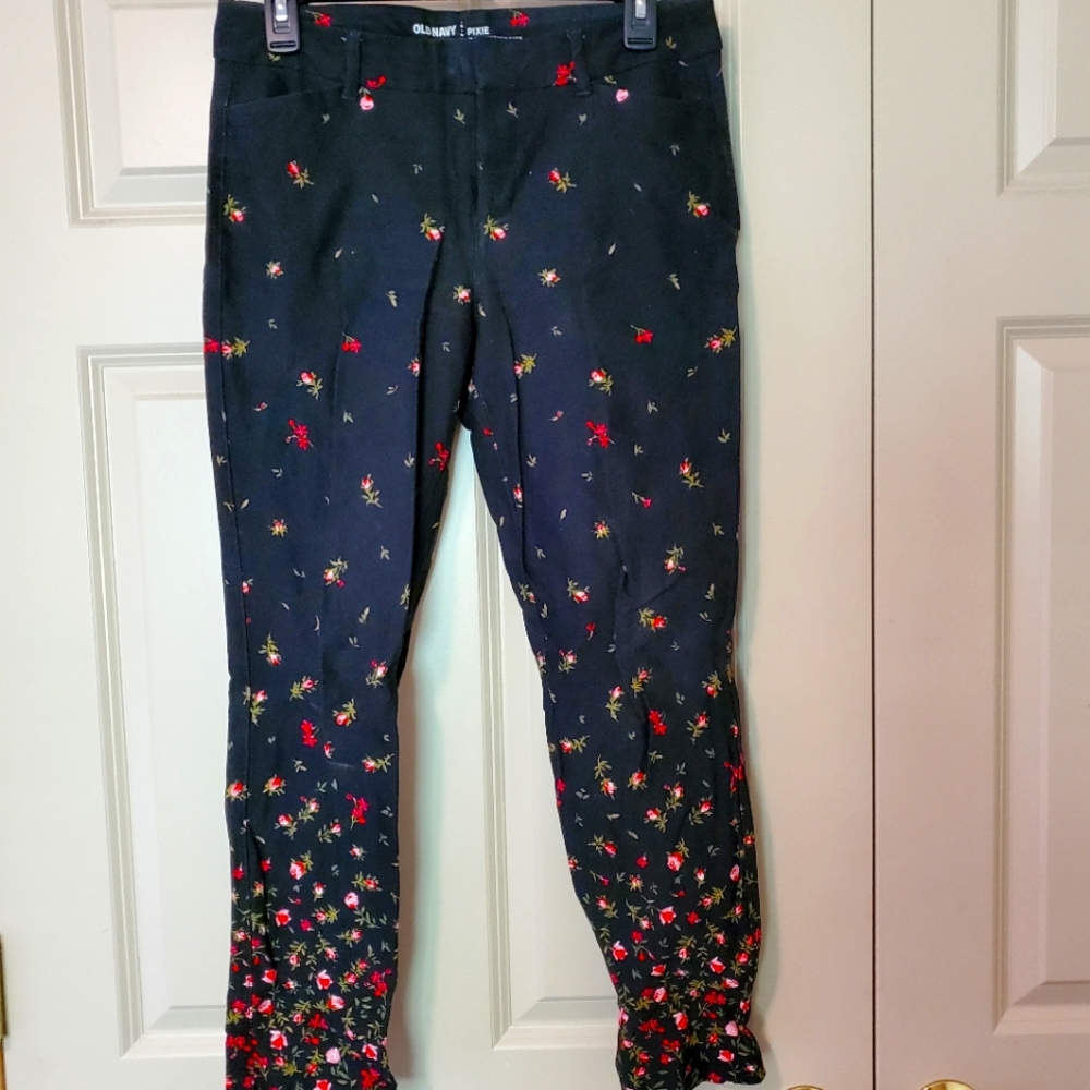 black/floral old navy pixie mid-rise pant size 8